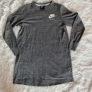 Nike Women’s Size Medium Dress